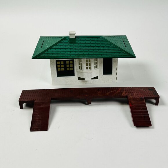 Vintage Plastic Model HO Scale Train Station With Platform - Picture 1 of 5